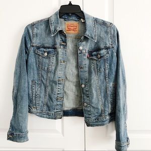 Levi’s ex boyfriend trucker blue denim jacket